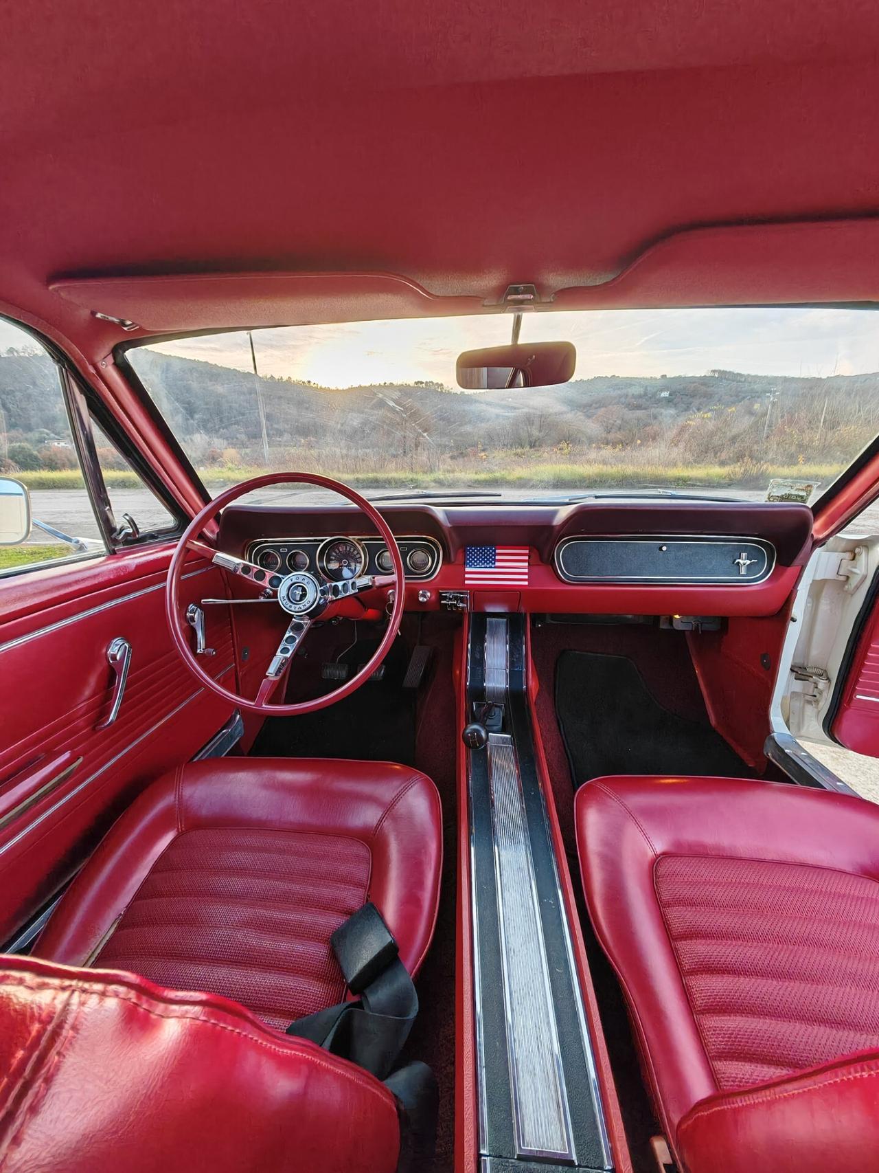 Ford MUSTANG coupè (RESTAURO TOTALE)