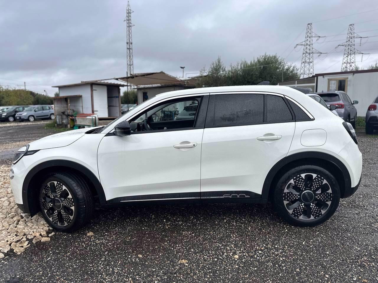 FIAT 600 IV 2023 - 600 1.2 hybrid La Prima 110cv auto