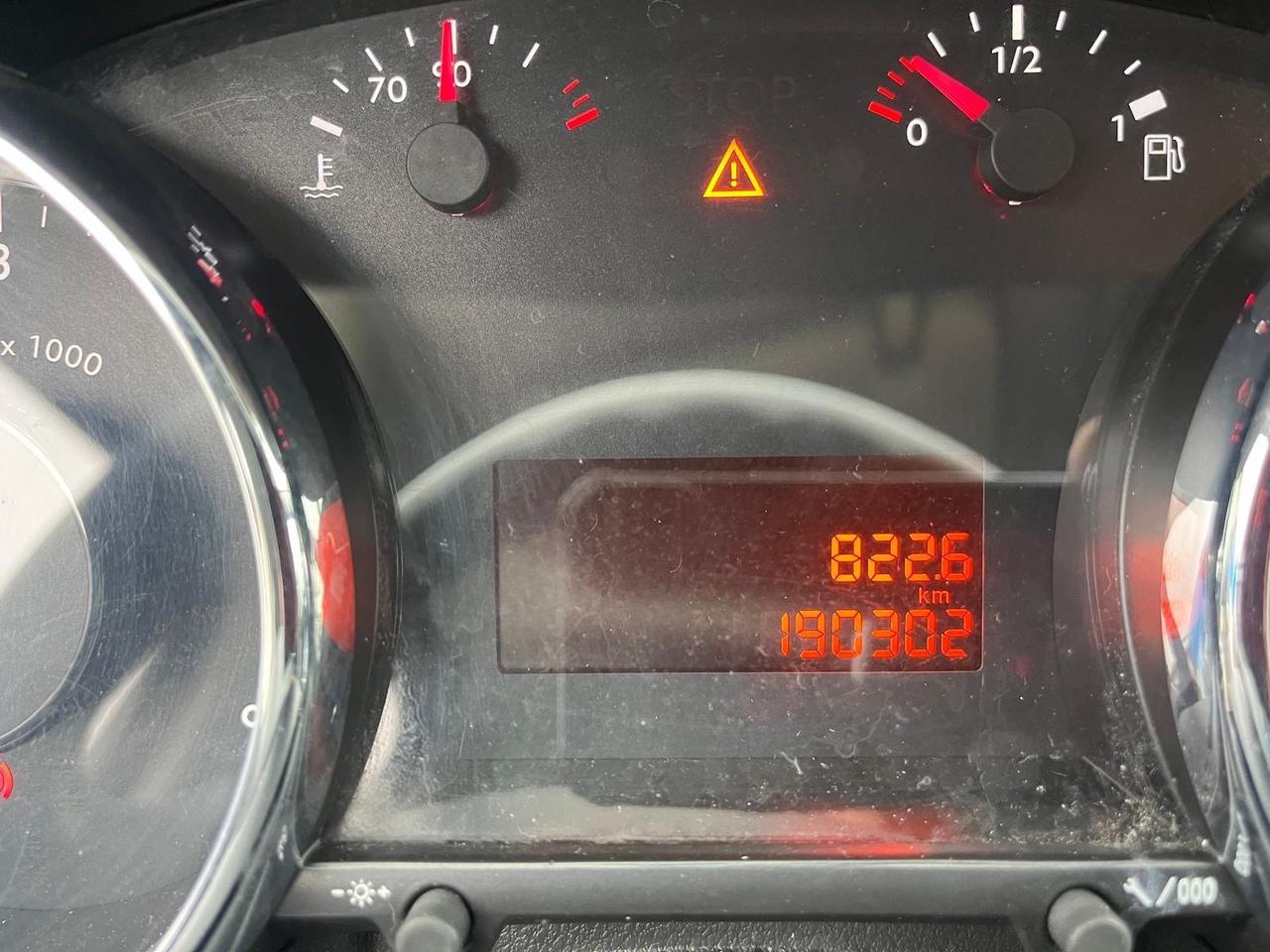 Peugeot 3008-1.6 hdi-full-2009