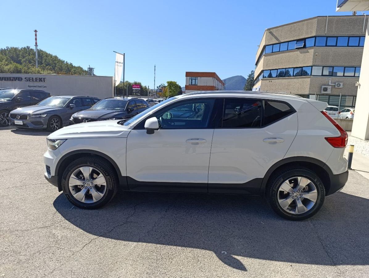 VOLVO - XC40 - T3 Momentum