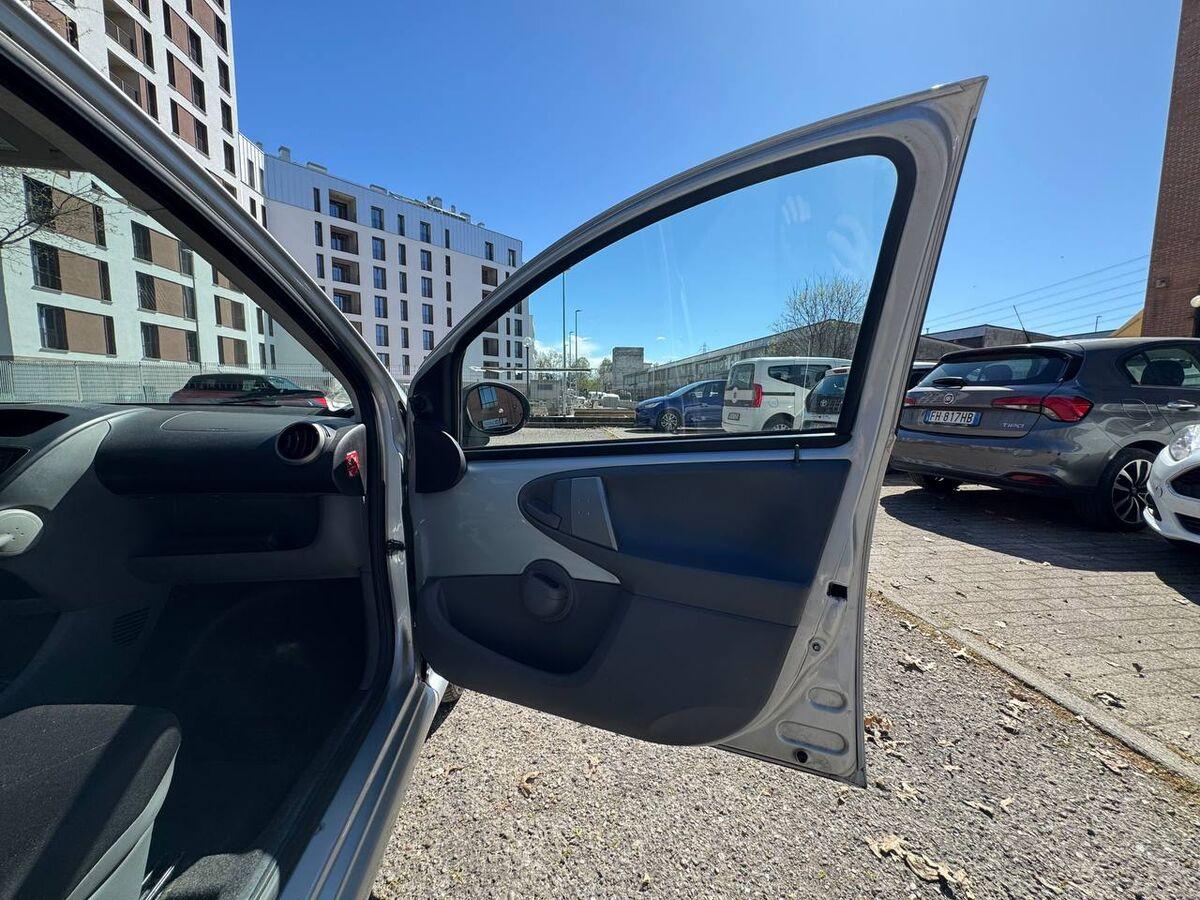 Toyota Aygo 1.0 Sol 5p FL