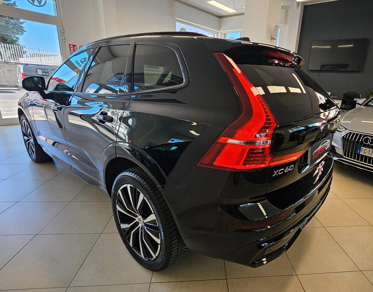 Volvo XC 60 XC60 B4 (d) automatico Plus Dark