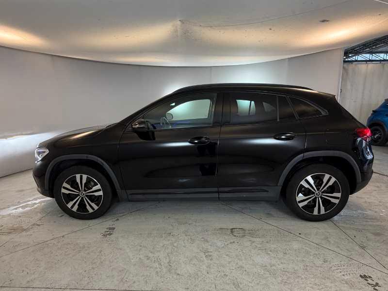 Mercedes-Benz GLA - H247 - GLA 180 d Business auto