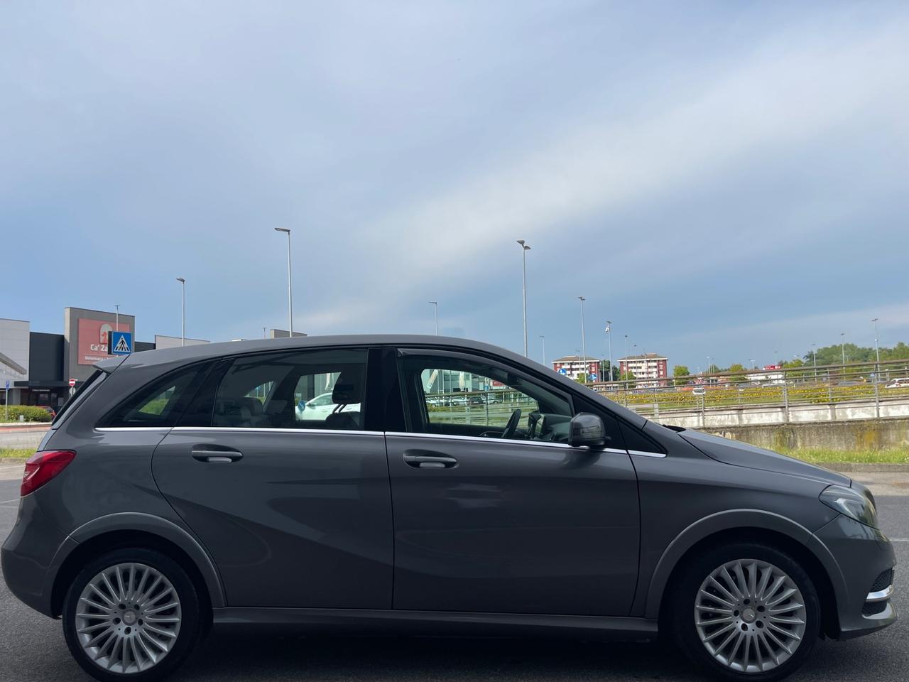 Mercedes-benz B 200 B 200 NGD Sport