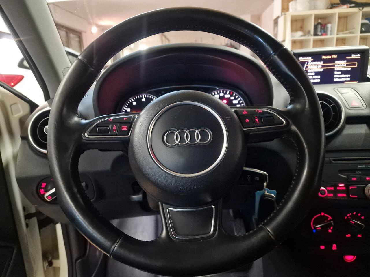 Audi A1 1.4 TFSI S tronic Ambition sline ok neopatentatiAudi A1 1.4 TFSI S tronic Ambition sline ok neopatentati