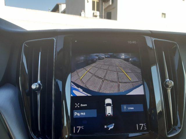 VOLVO XC60 B4 (d) Geartronic Momentum