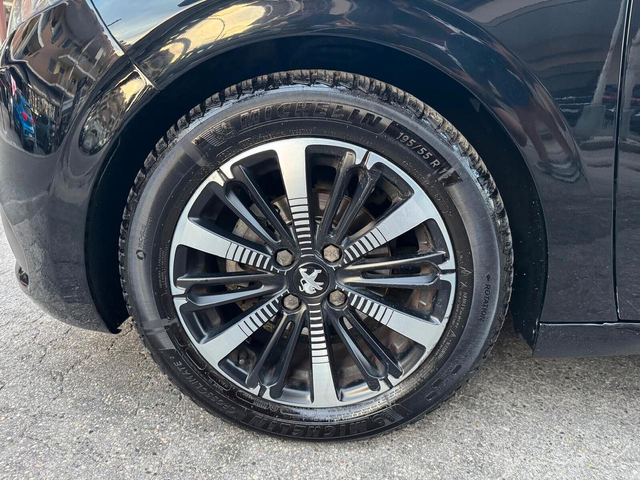 Peugeot 208 BlueHDi 100 S&S Allure Pack"Full Optional"