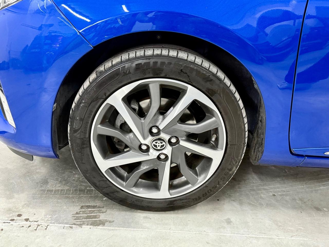 Toyota Yaris HYBRID AUTOMATICA