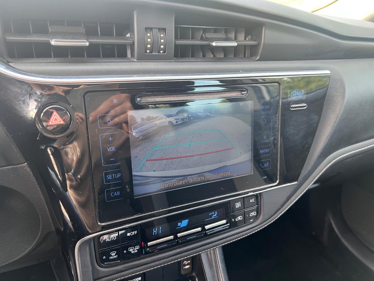 Toyota Auris Touring 1.4 D-4D Active Permute Rate Garanzia
