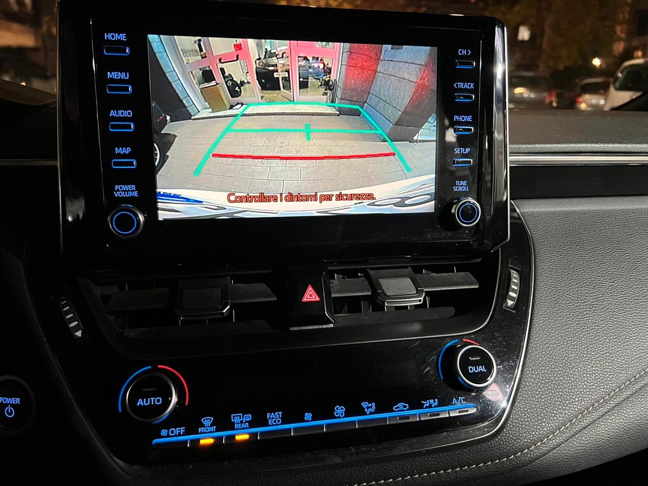 Toyota Corolla TS 1.8 Hybrid Business Tech