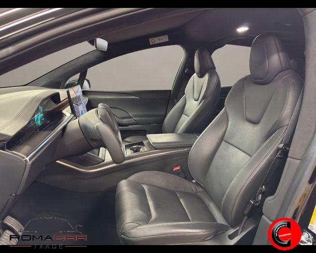 TESLA Model X Plaid
