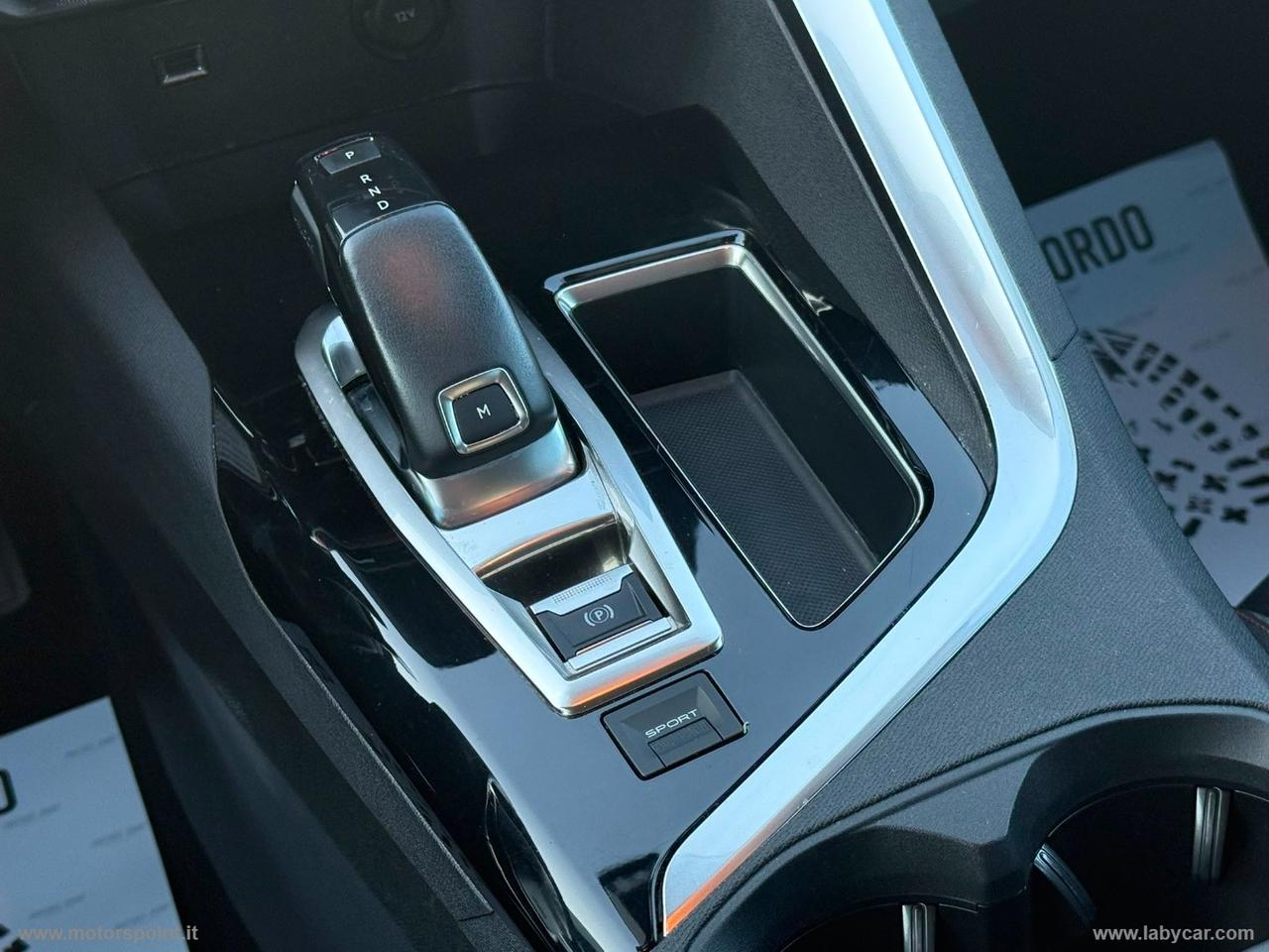 PEUGEOT 3008 BlueHDi 130 S&S Allure