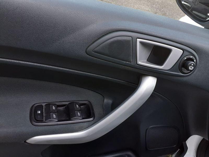 Ford Fiesta Fiesta 5p 1.4 16v Titanium Business Gpl