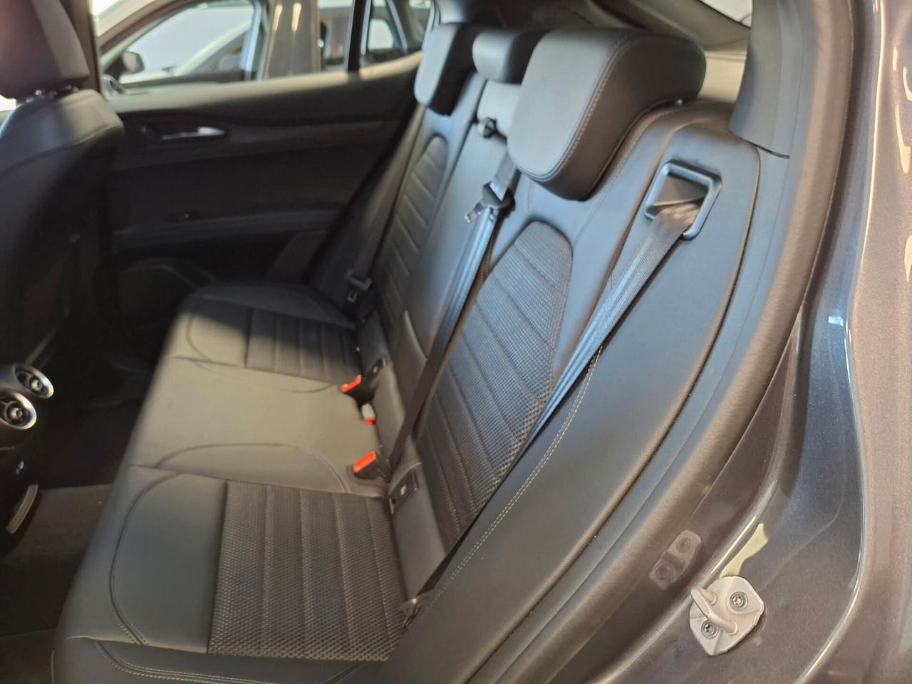 Alfa Romeo Stelvio 160cv restyling allestimento veloce