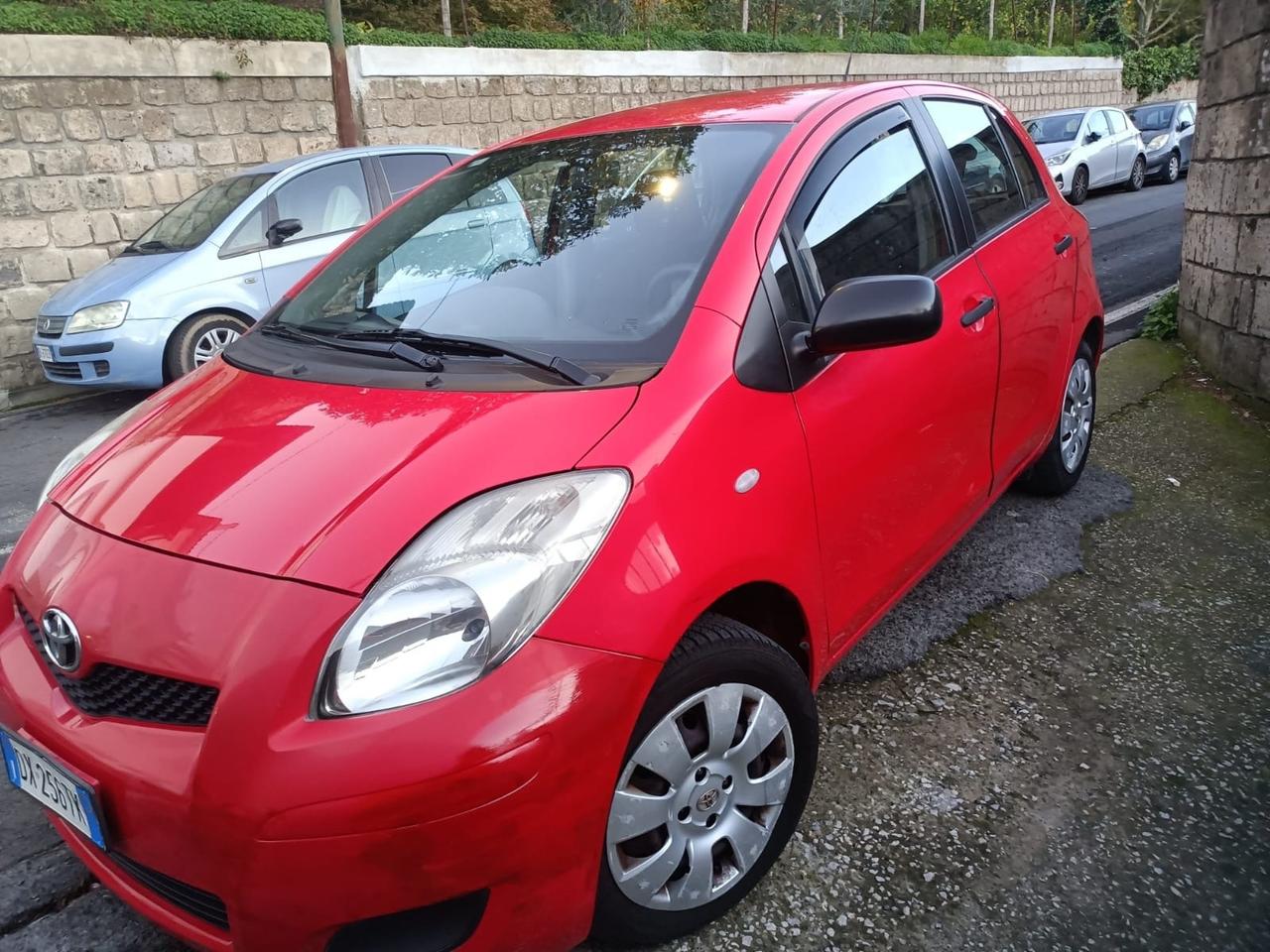 Toyota Yaris 1.0 5 porte