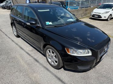 Volvo V50 D2 R-design