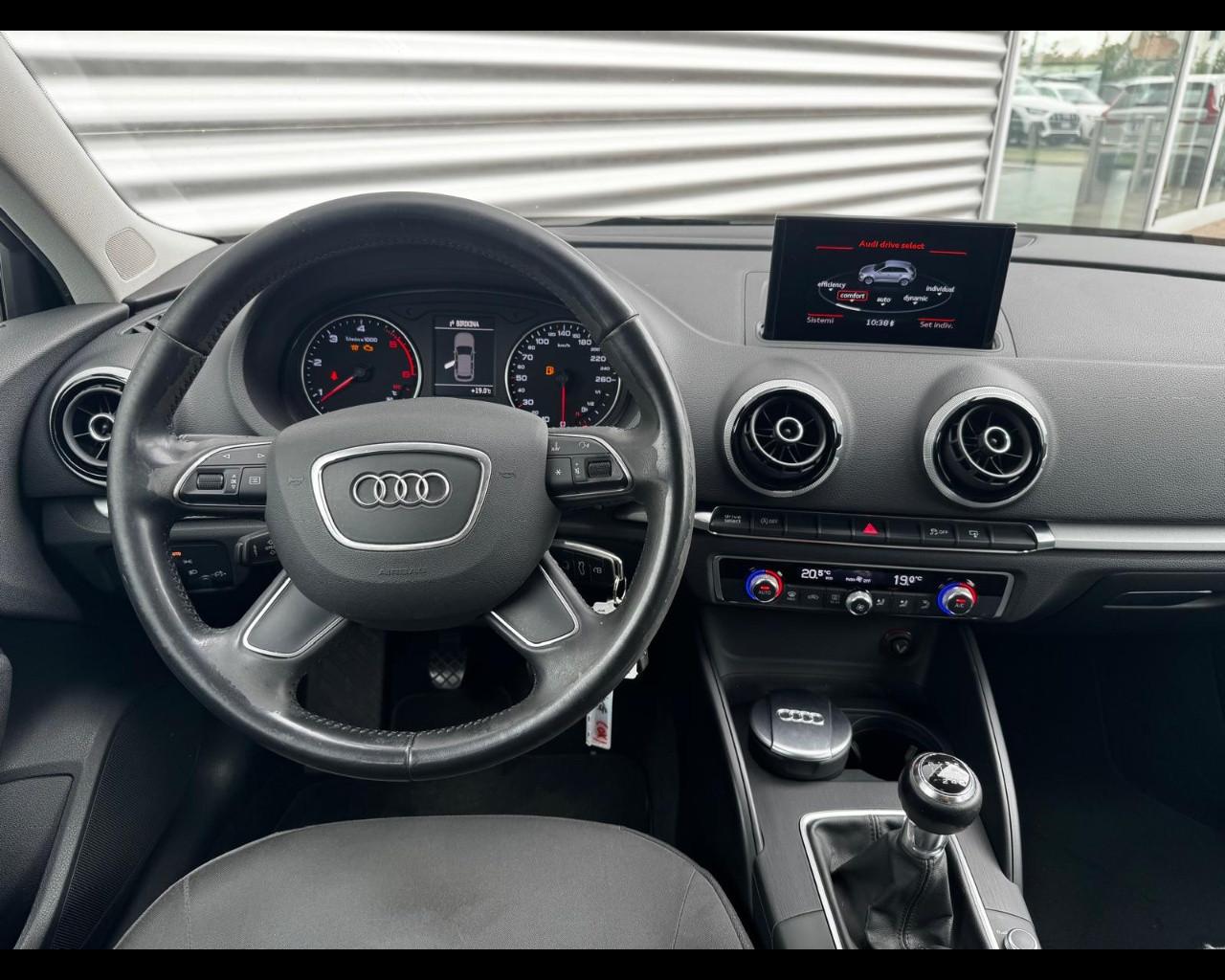 AUDI A3 SPORTBACK 1.6 TDI 110CV ATTRACTION