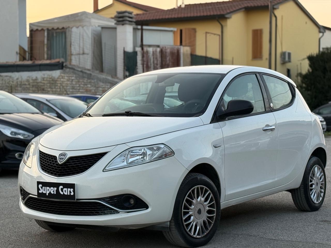 Lancia Ypsilon 0.9 TwinAir 85 CV 5 porte Metano Ecochic Platinum