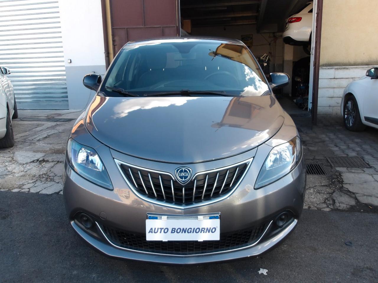 Lancia Ypsilon 1.0 firefly hybrid Silver s&s 70cv