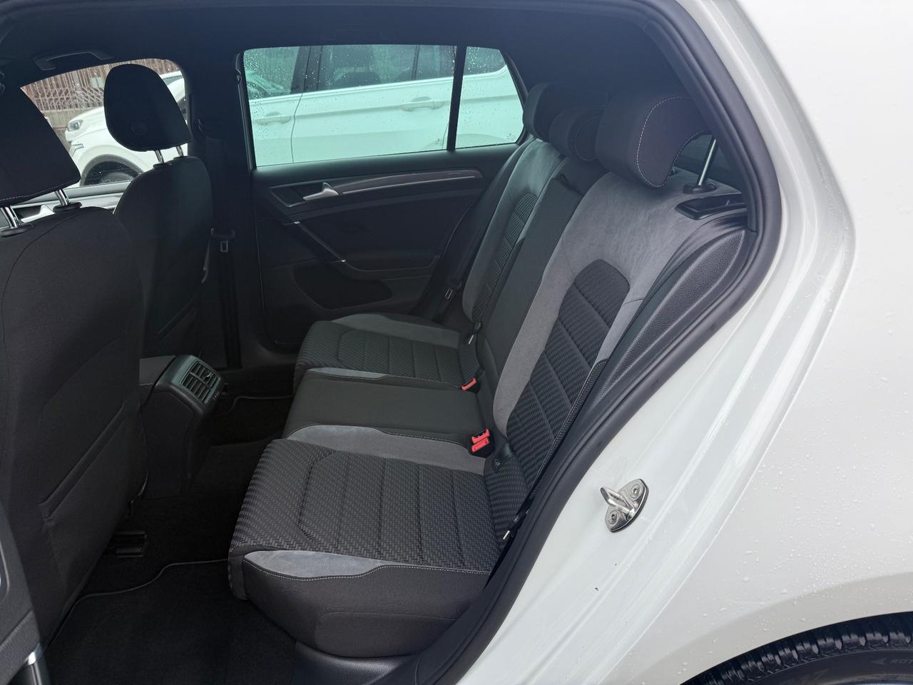 Volkswagen Golf 1.6 TDI 115 CV -R LINE- KEYLESS