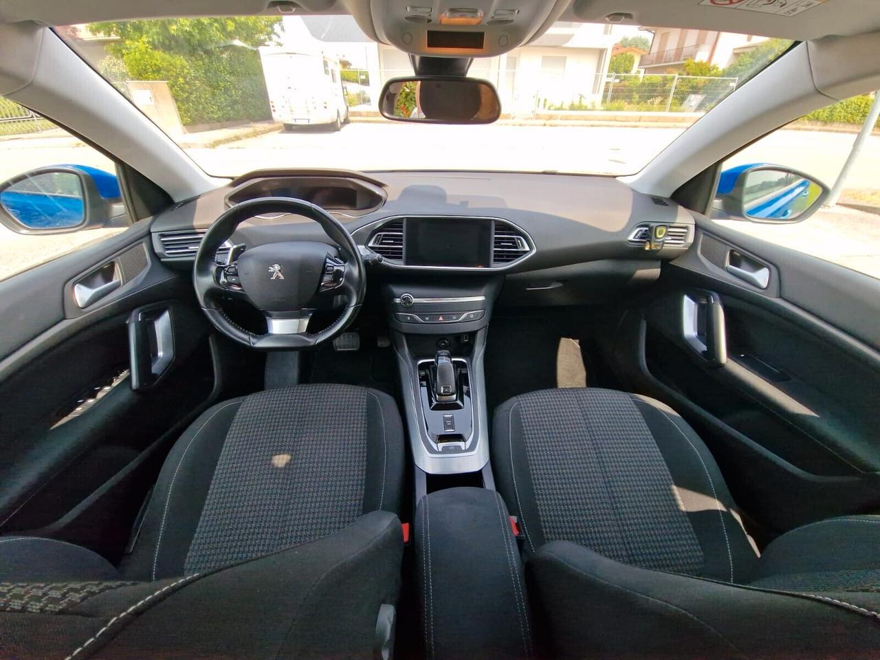 Peugeot 308 BlueHDi 130 S&S Allure