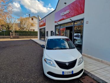 Lancia Ypsilon 1.0 FireFly 5 porte S&S Hybrid Ecochic Silver