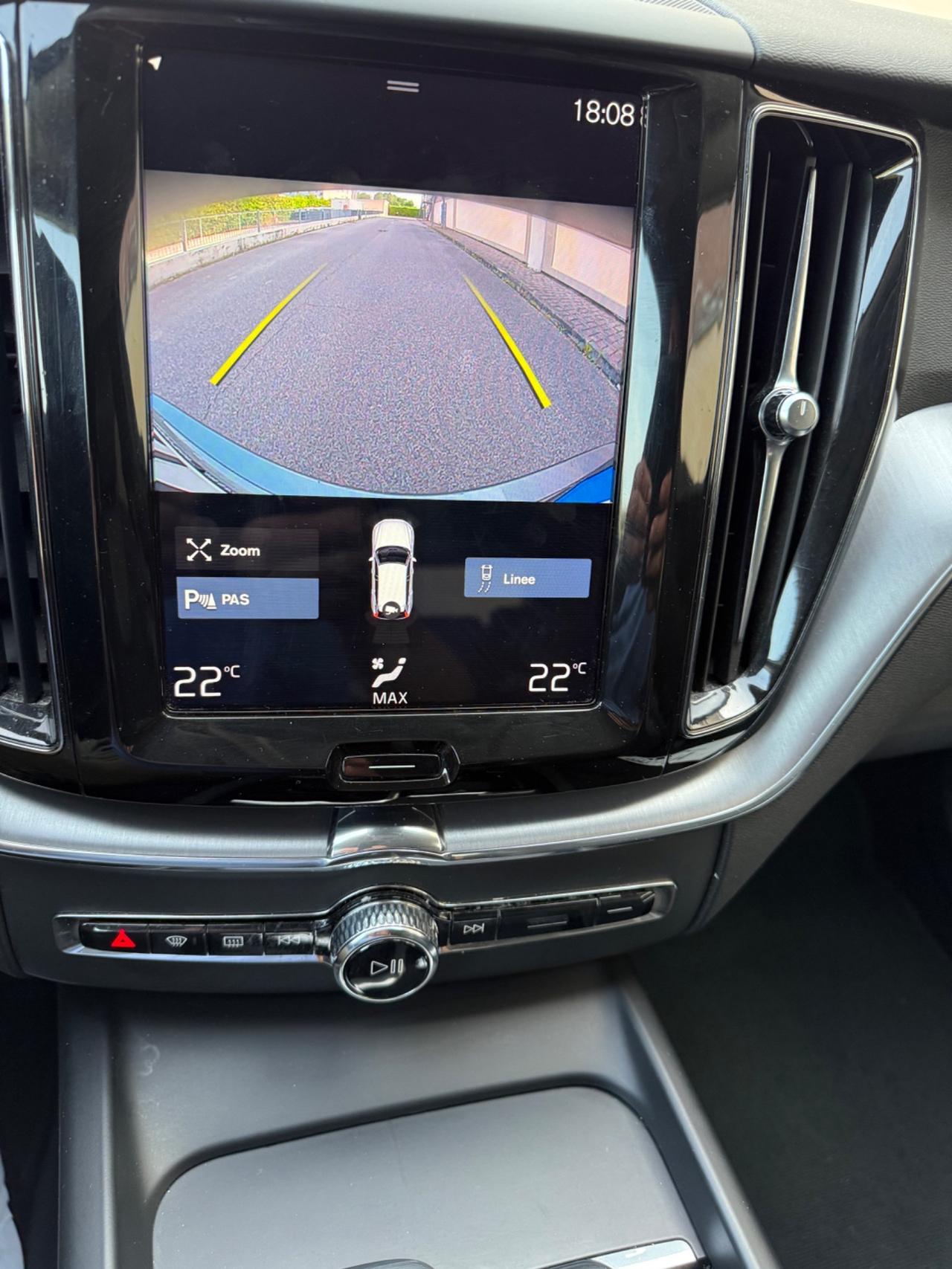 Volvo XC60 B4 (d) AWD Geartronic Business Plus