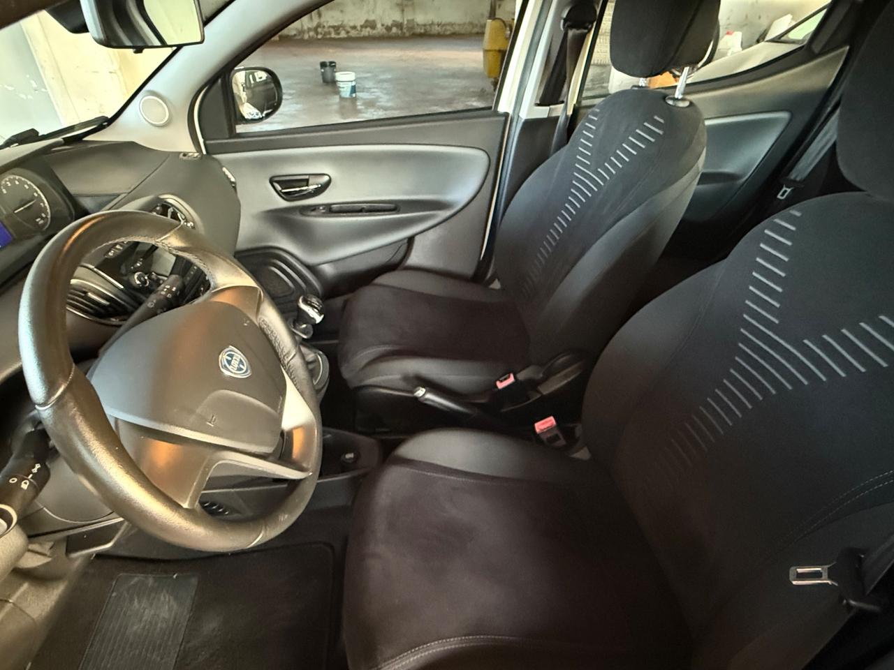 Lancia Ypsilon 1.2 69 CV Unyca da QUALITYCARS PESCARA