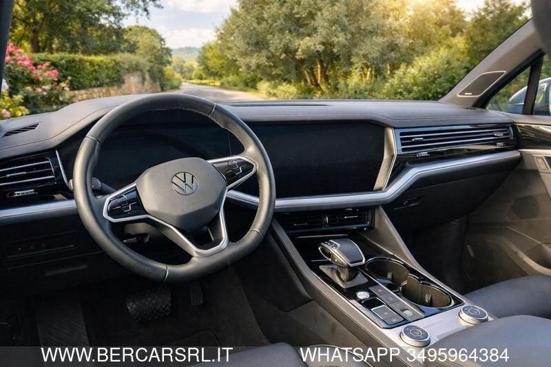 Volkswagen Touareg 3.0 V6 TDI SCR 210kW Elegance*SOSPENSIONI*SEDILI RISCALDATI*MATRIX*TETTO*Sound System DYNAUDIO*Desig