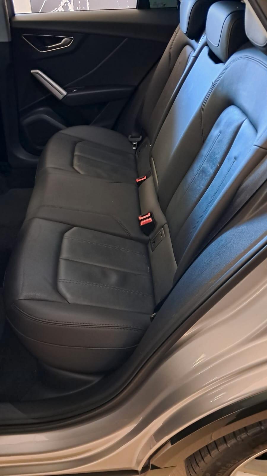 Audi Q2 35 TDI S tronic Business