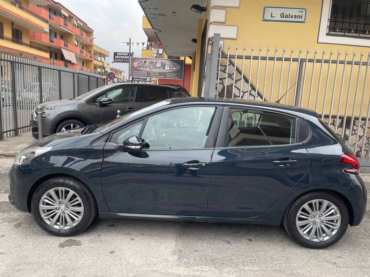 Peugeot 208 1.2 Gpl 82 Cv 5p Allure