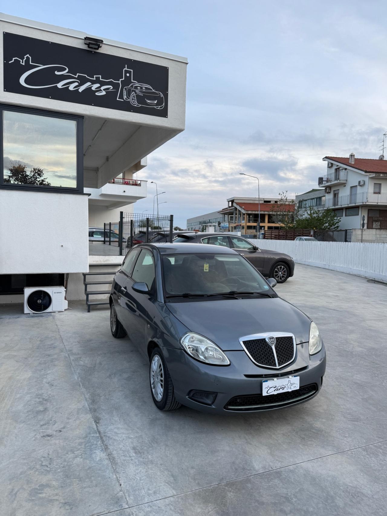 Lancia Ypsilon 1.2 Oro