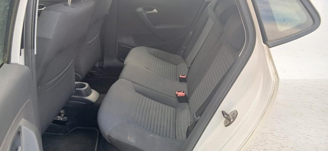 Volkswagen Polo 1.2 TDI Comfortline - 2014