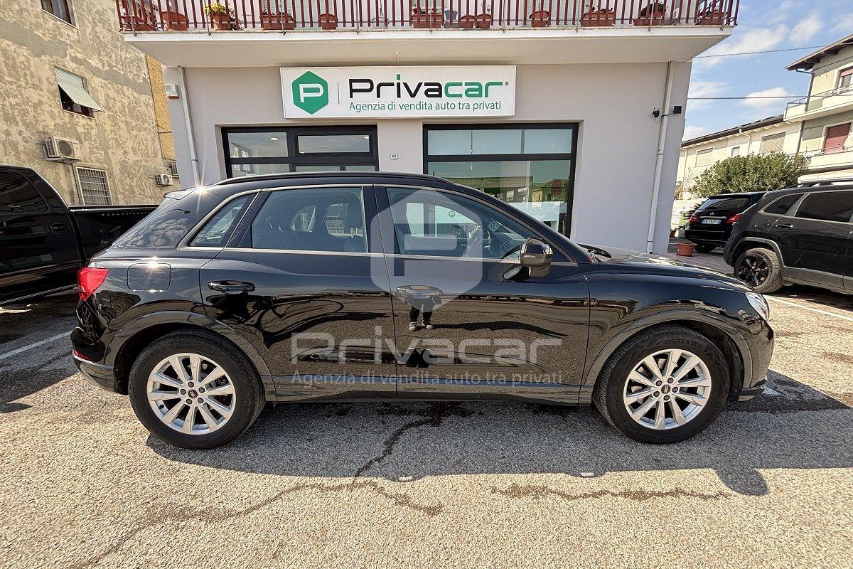 AUDI Q3 35 TDI S tronic Business Advanced