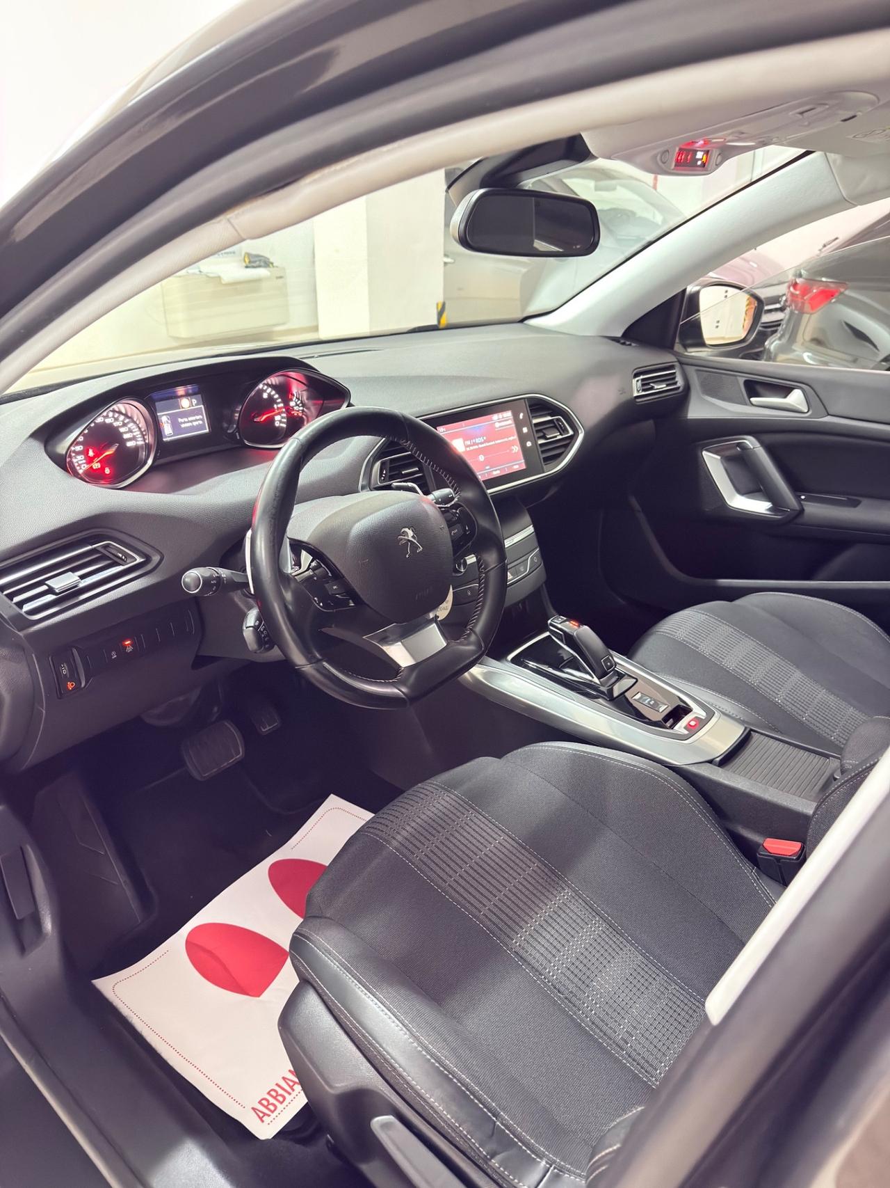 Peugeot 308 BlueHDi 120 S&S EAT6 SW Allure