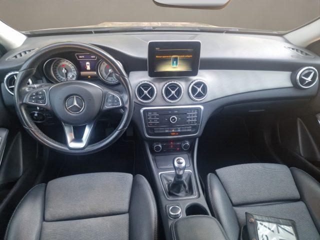 MERCEDES-BENZ GLA 180 d Automatic Business