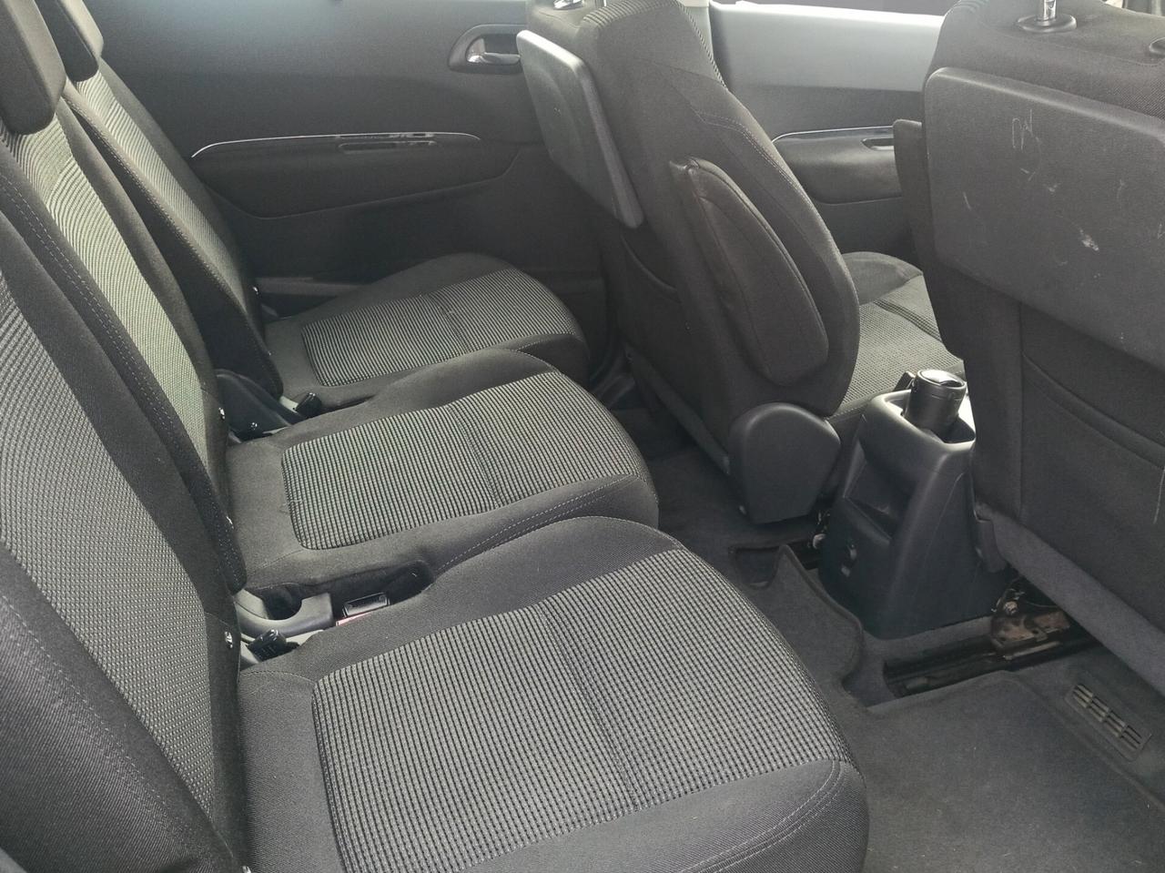Peugeot 5008 1.6 HDi 112CV Allure