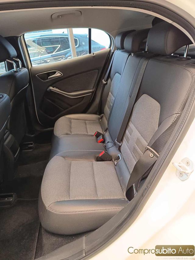 MERCEDES-BENZ GLA 200 d Automatic 4Matic Premium