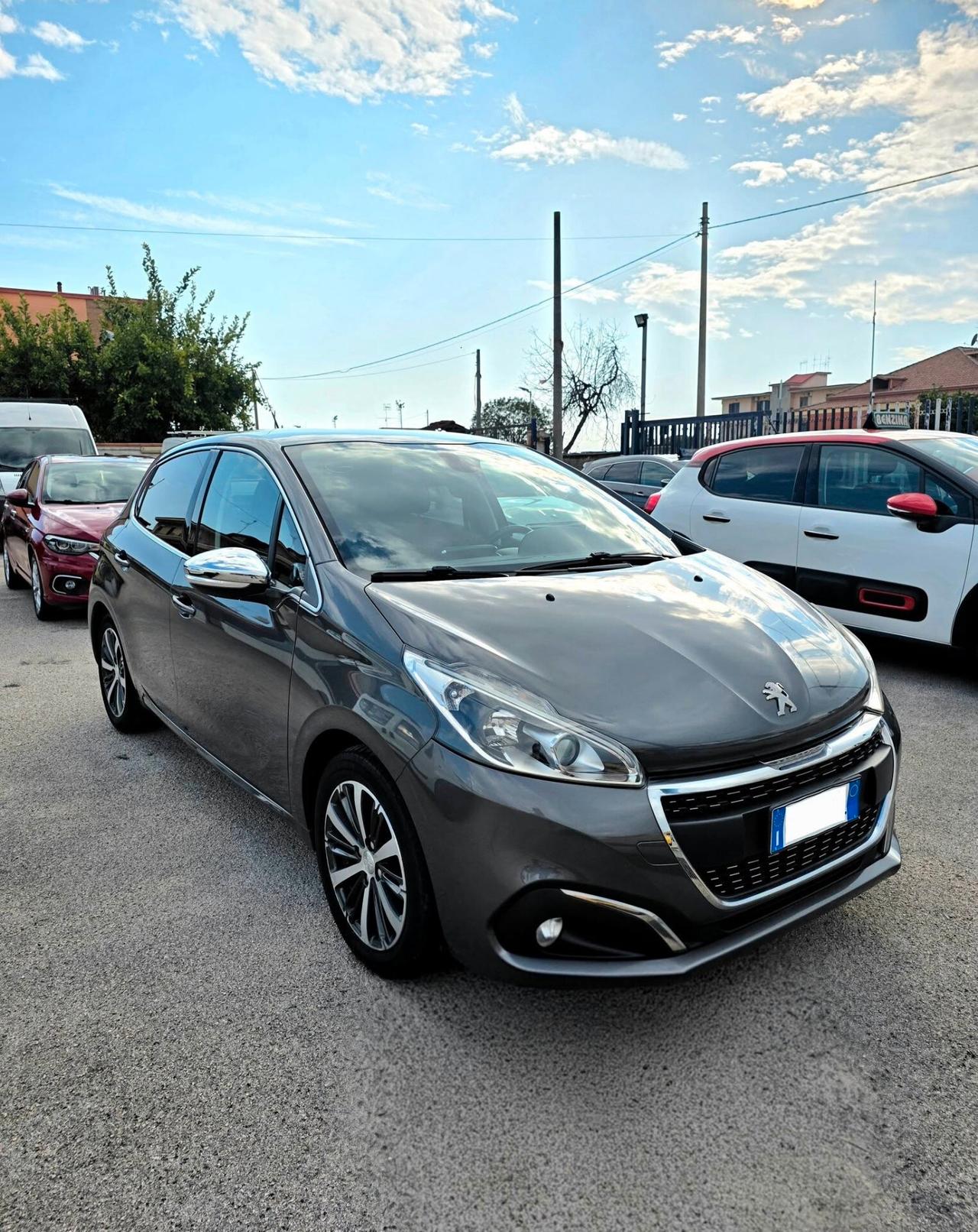 Peugeot 208 1.2 bz 82cv Allure