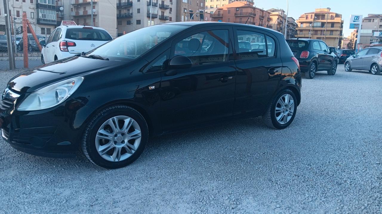 Opel Corsa 1.2 5 porte Club