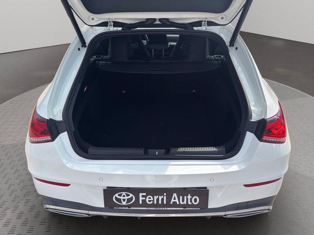 MERCEDES Cla shooting brake 200 d premium auto del 2019