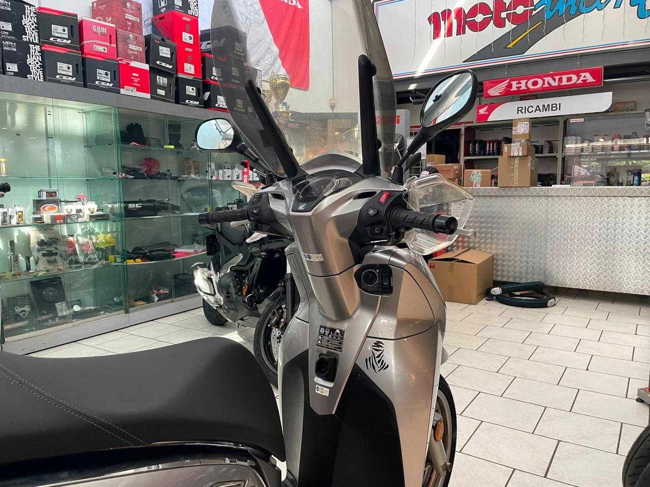 Honda SH 300 i
