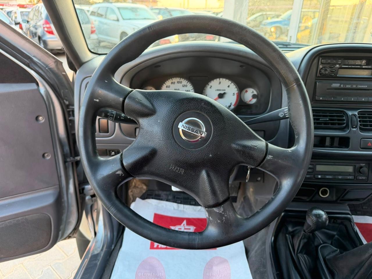 Nissan Navara King Cab 2.5 Diesel 2 porte con gancio di traino