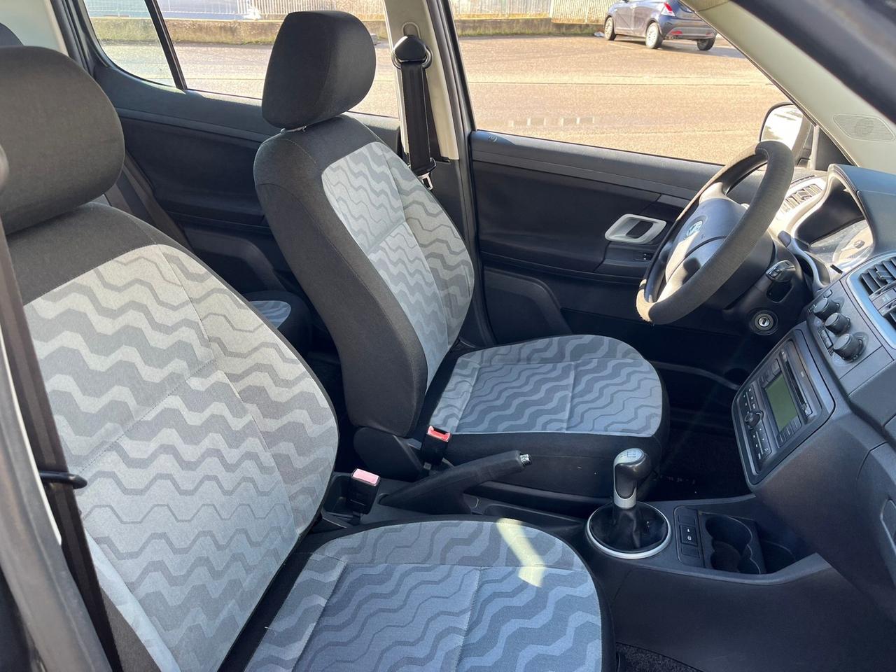 Skoda Fabia 1.2 benzina 12V 70CV 5p. Style