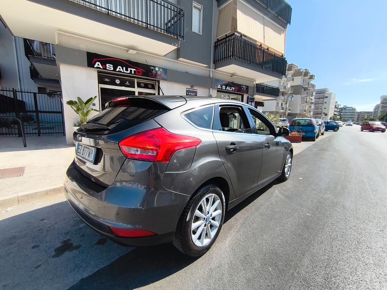 Ford Focus 1.5 TDCi 120 CV Start&Stop Powershift Titanium