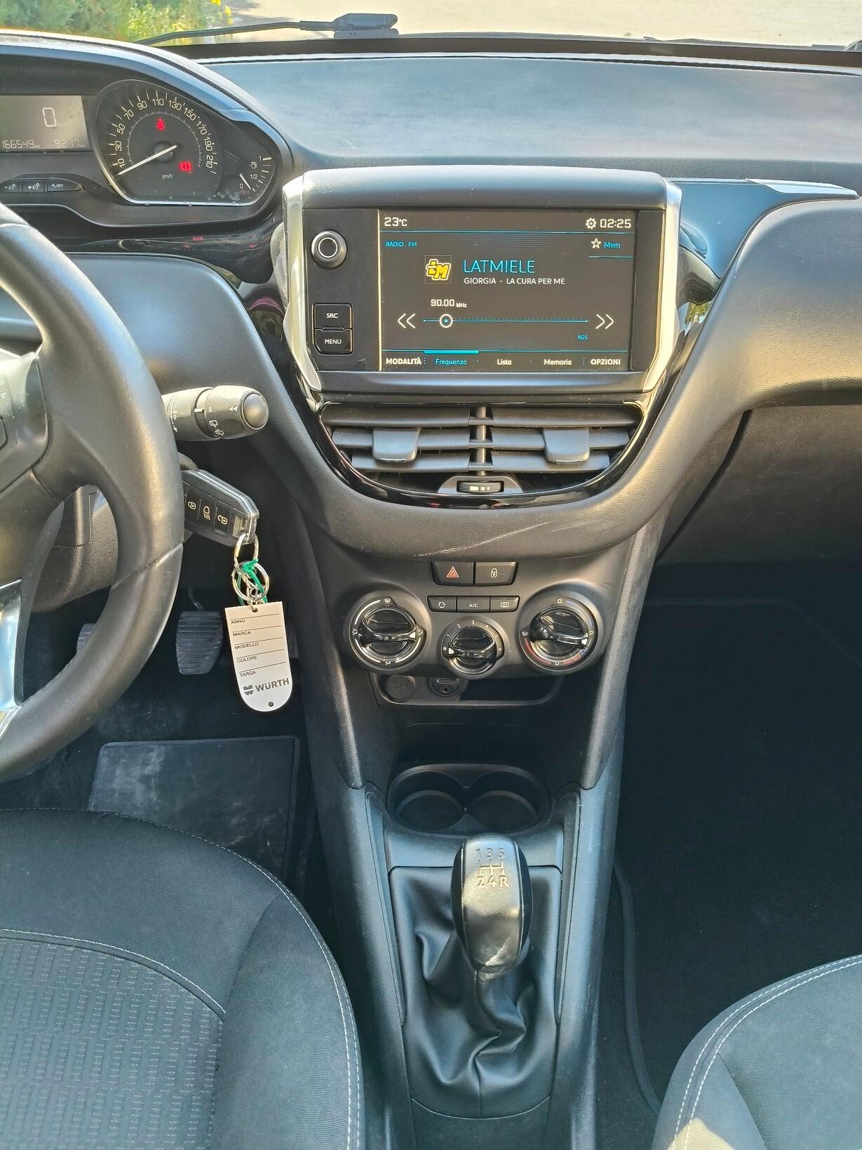 Peugeot 208 1.6 HDI 75CV