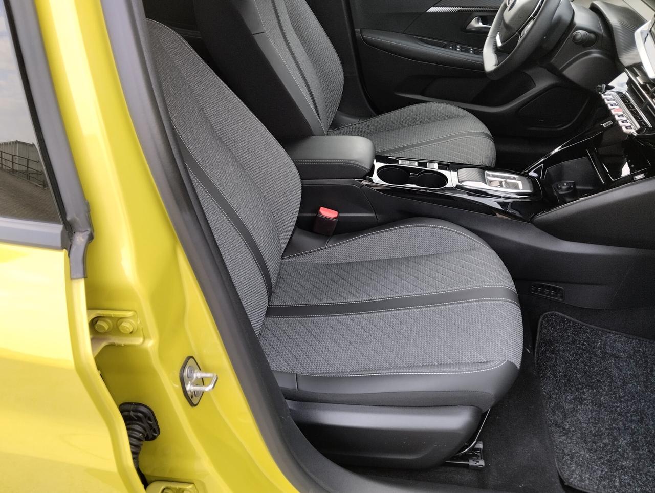 Peugeot 208 motore elettrico 136 CV 5 porte E-Style