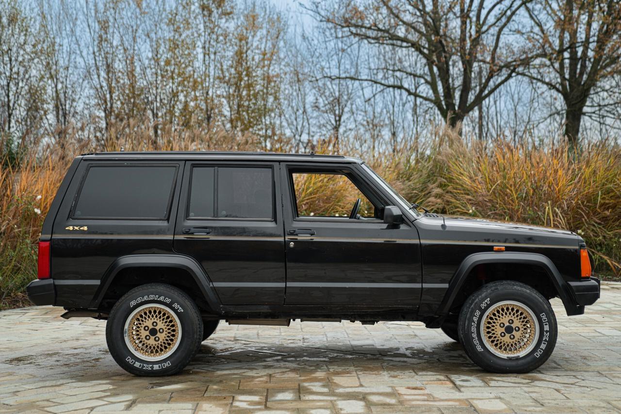 Jeep Cherokee 4.0 LIMITED - JEP00018