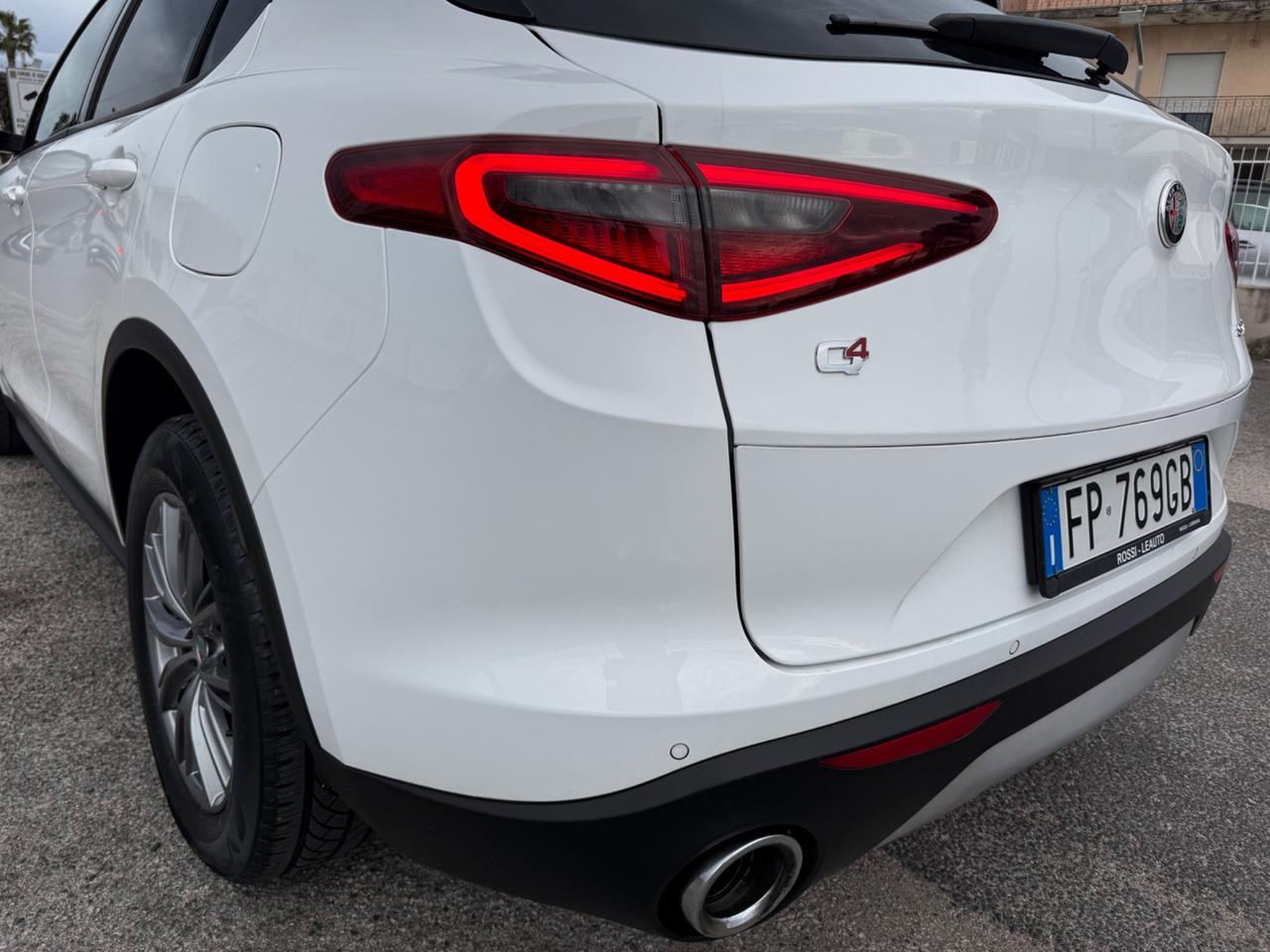 Alfa Romeo Stelvio 2.0 Turbo 200 CV AT8 Q4 Super