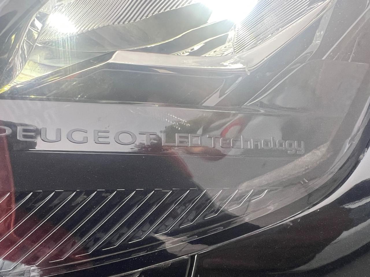 Peugeot 2008 BlueHDi 130 S&S EAT8 Allure